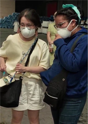 私たちの工場にアクセスするためにクライアントを歓迎します